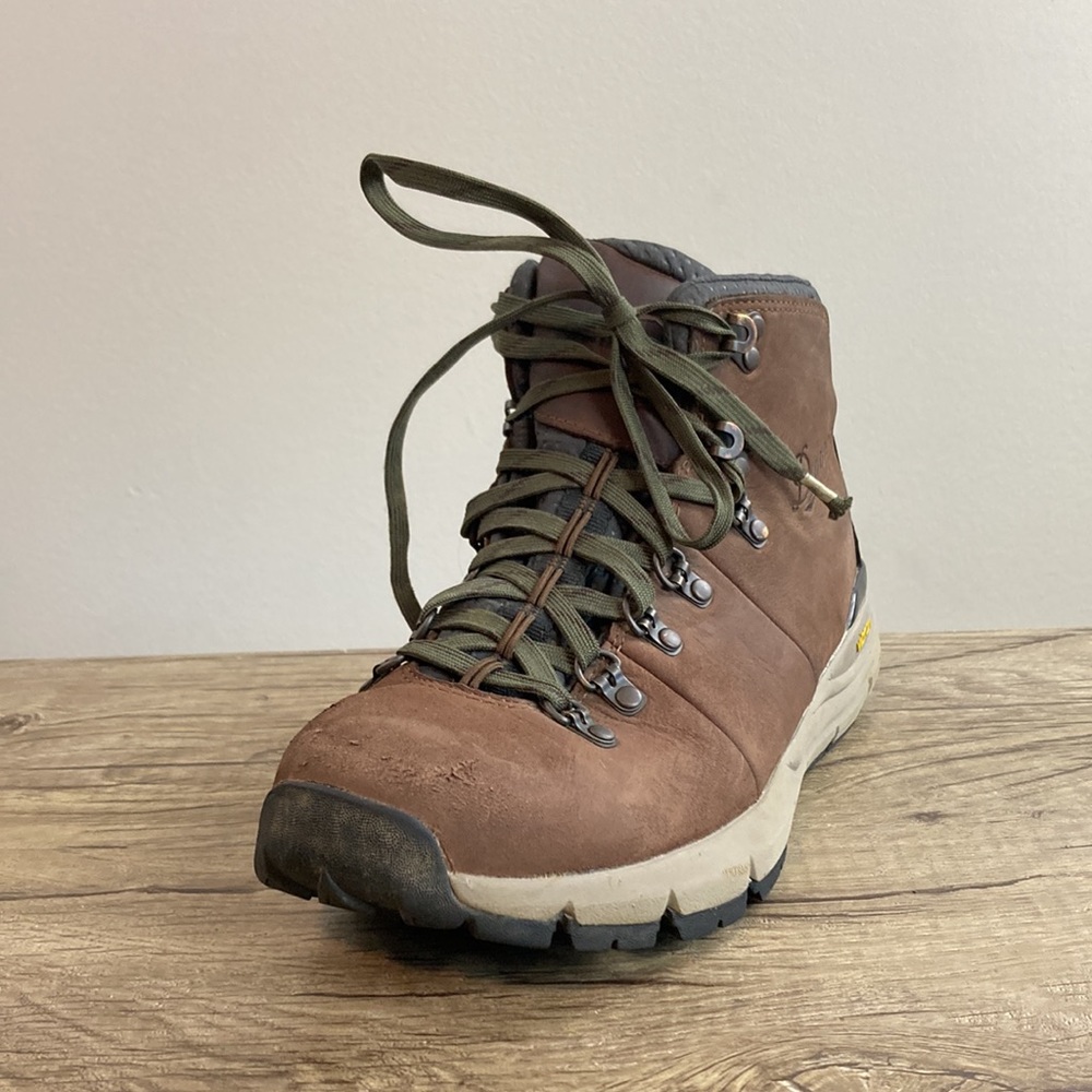 Danner Dry Vibram Men's Mountain 600 4.5" WP Hiking Boot size 7 (Women's 8.5)